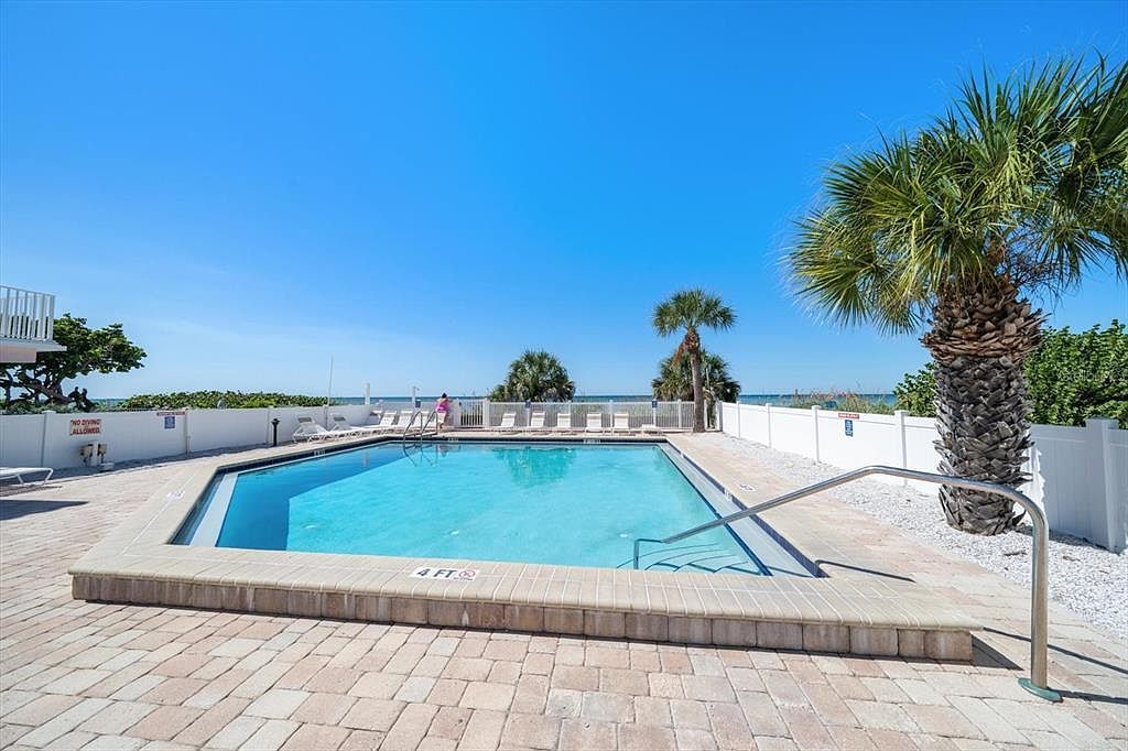 1300 Gulf Blvd APT 202 Indian Rocks Beach, FL 33785 - Thumbnail 5