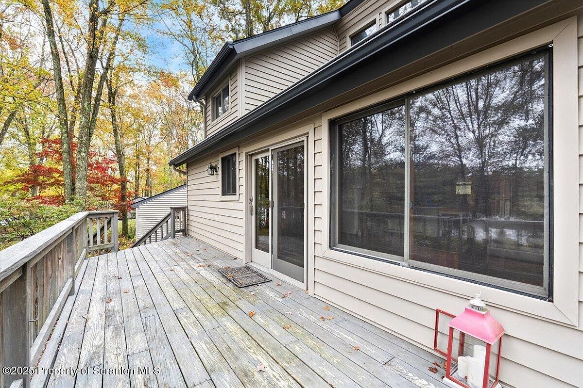 262 Fawn Lake Dr Hawley, PA 18428 - Thumbnail 5