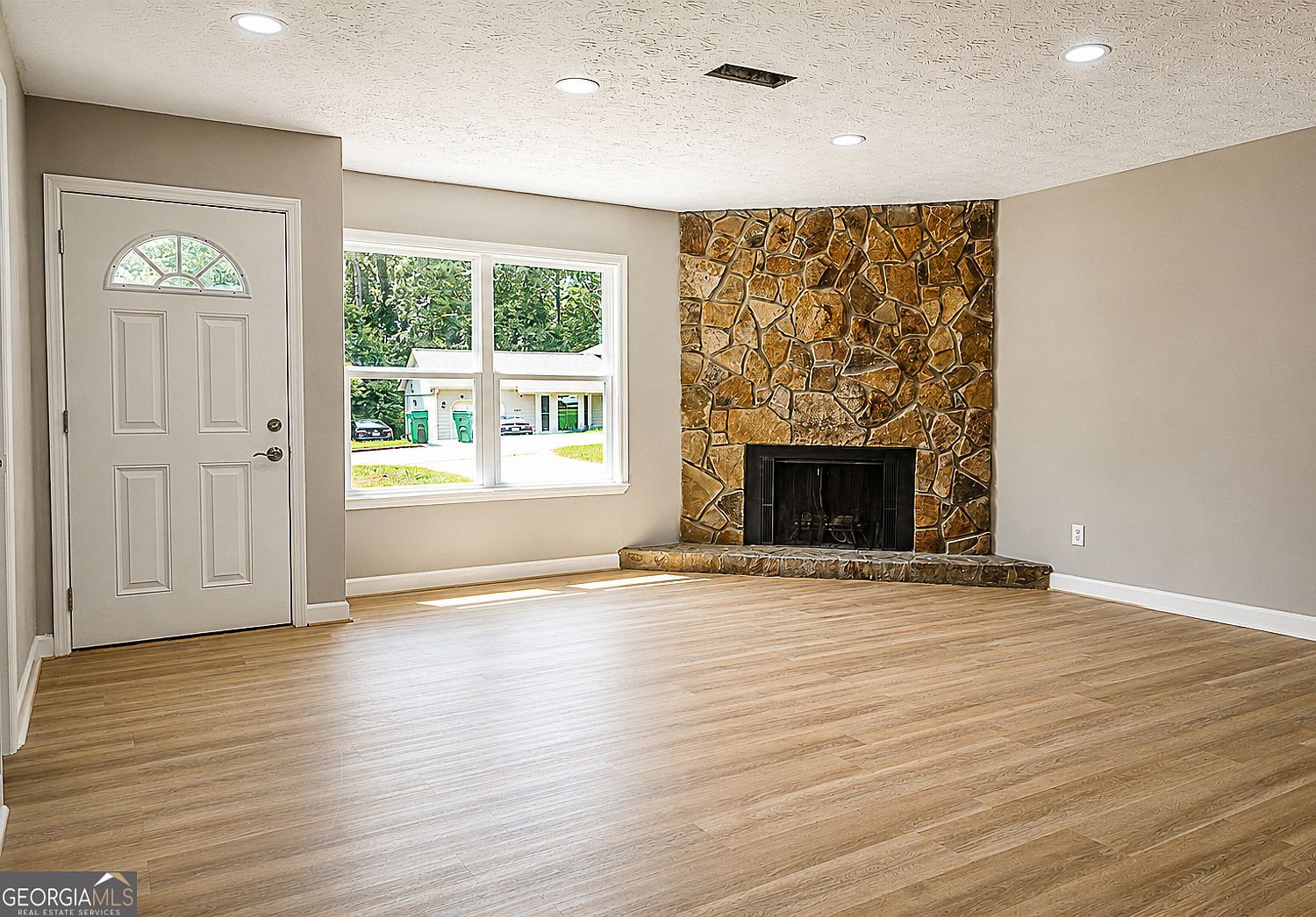 1818 Petite Ln Lithonia, GA 30058 - Thumbnail 5