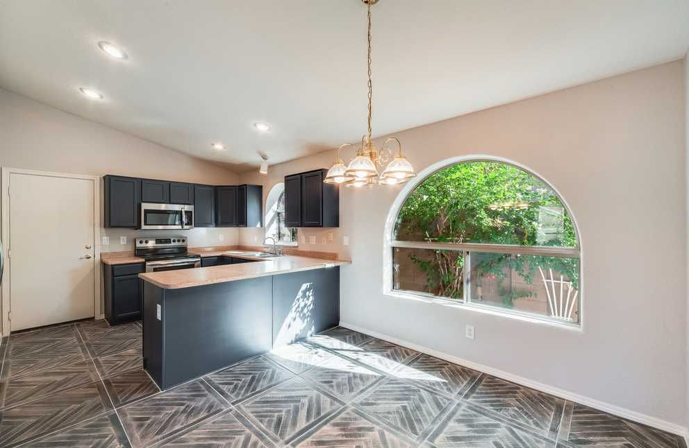 18097 West Weatherby Drive, Surprise, AZ, USA, 85374 - Thumbnail 5