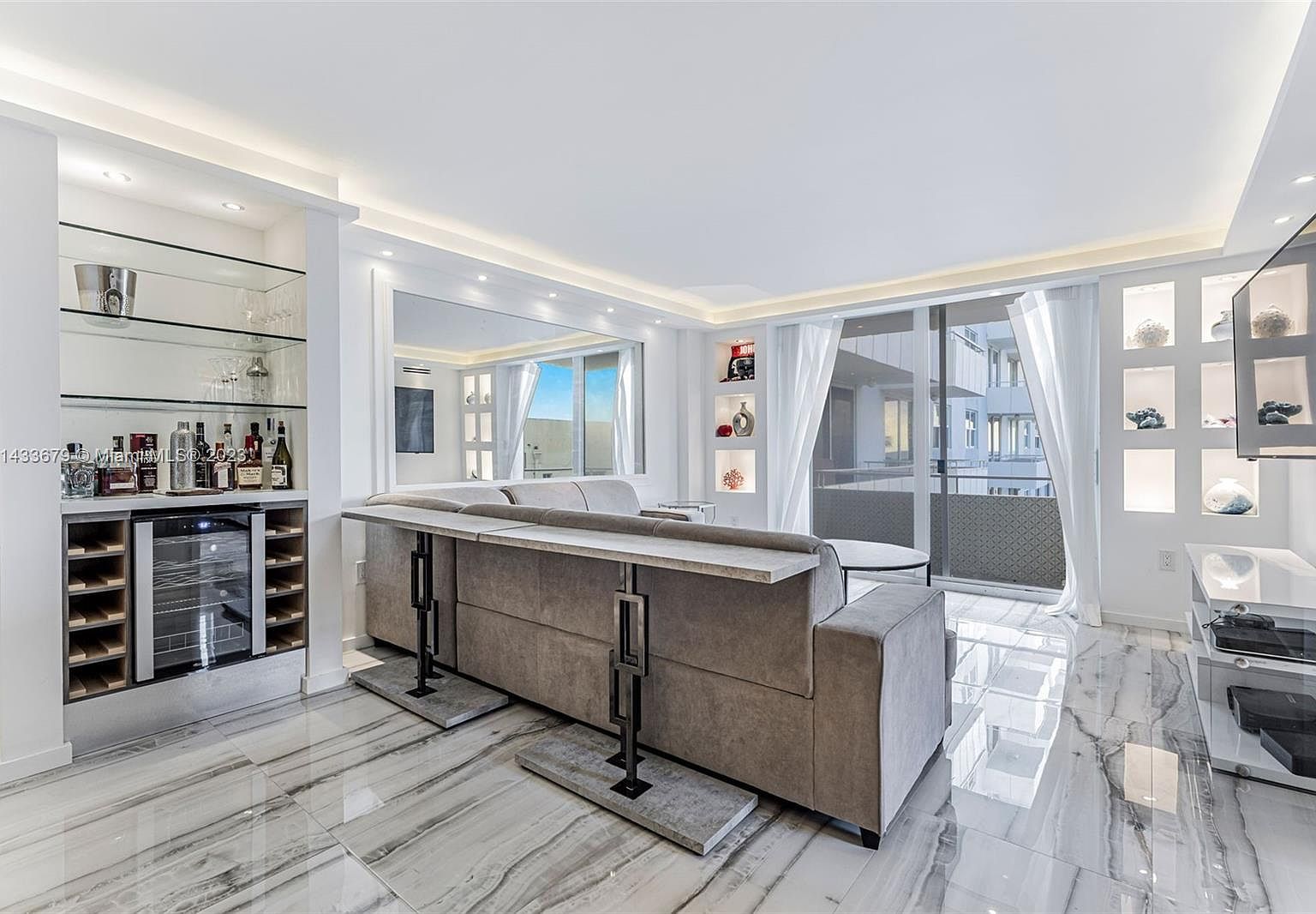 465 Ocean Dr APT 506 Miami Beach, FL 33139 - Thumbnail 5