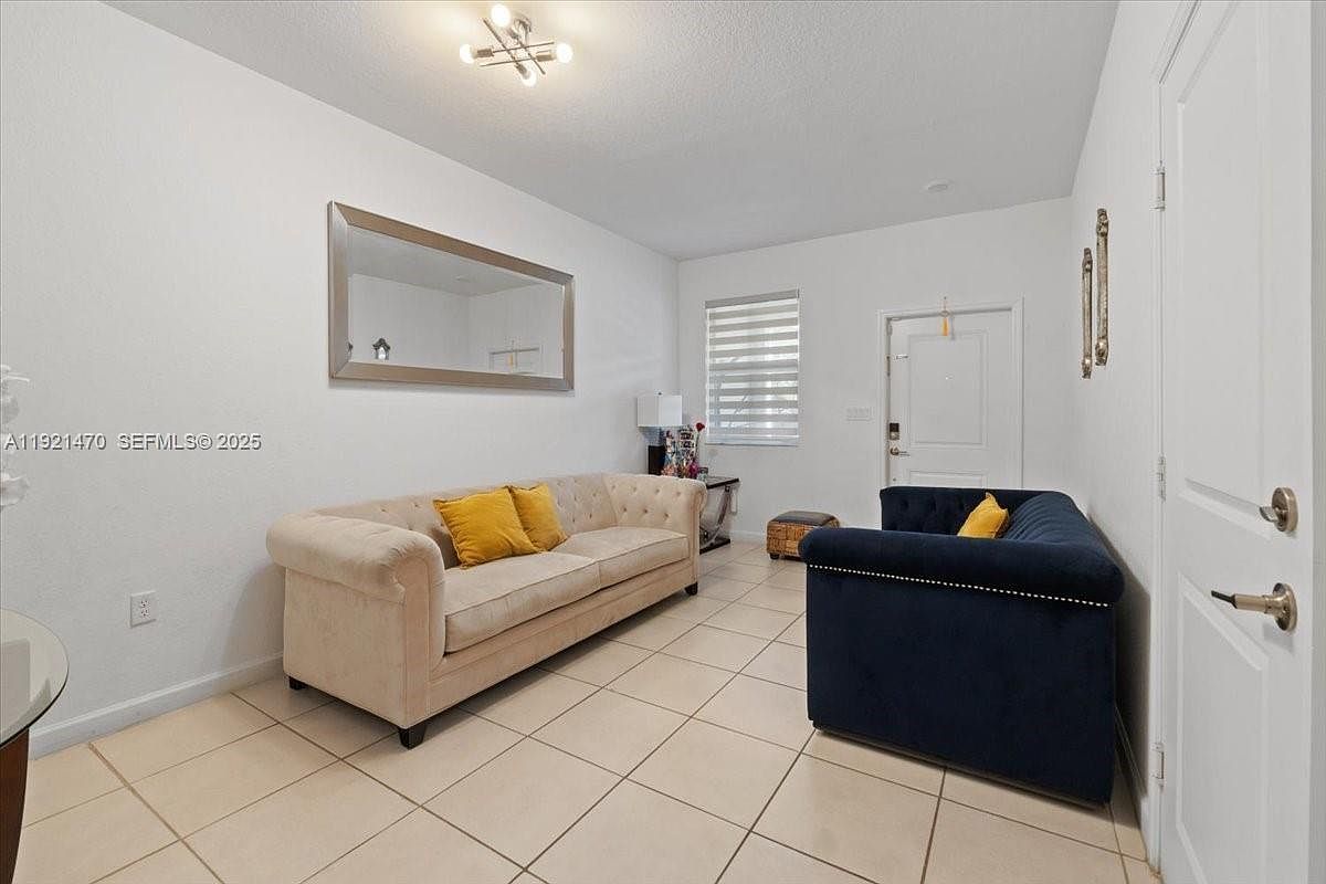 2641 SE 12th St Homestead, FL 33035 - Thumbnail 5