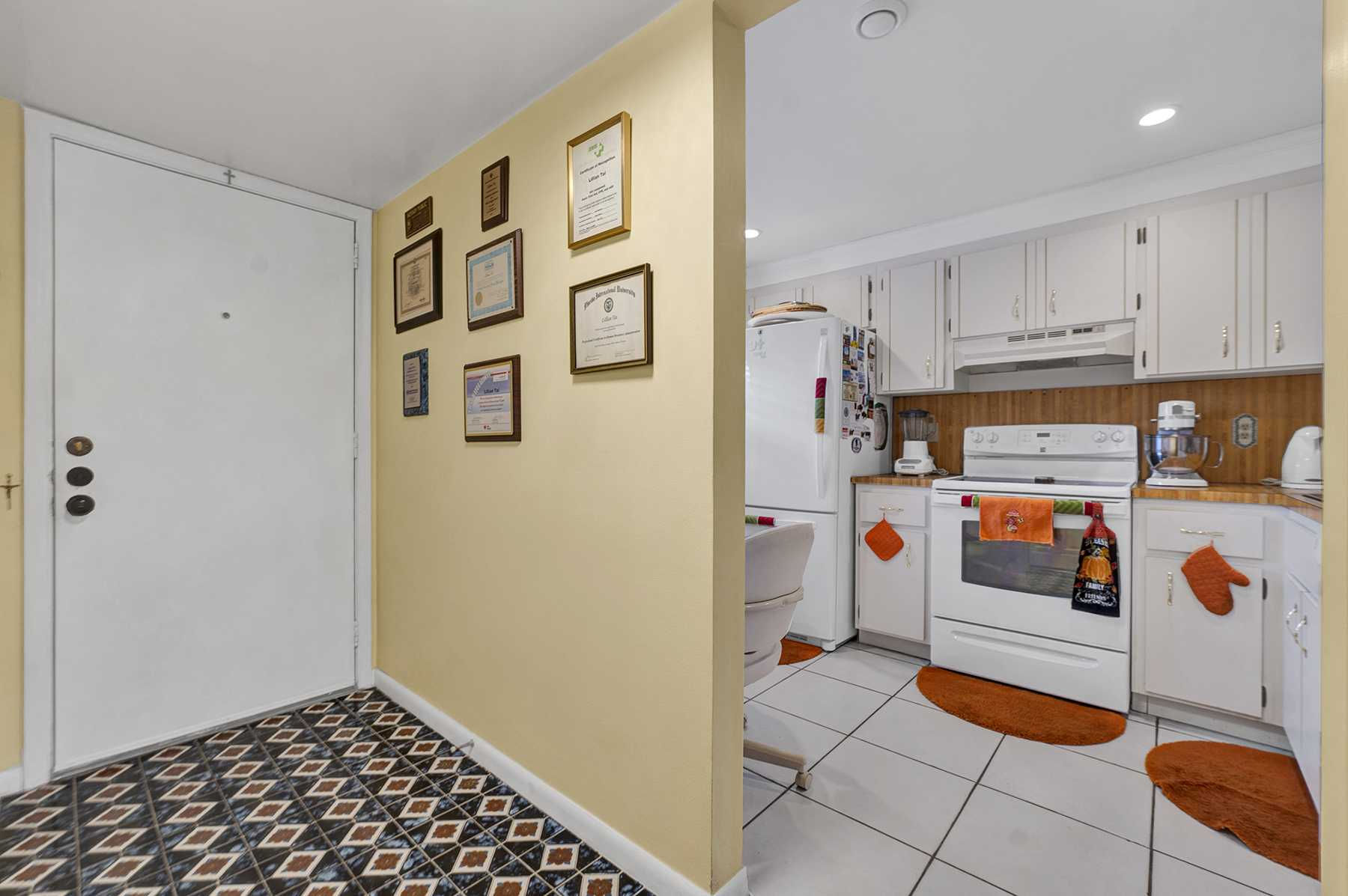 3551 Inverrary Dr unit 207, Lauderhill, FL, USA, 33319 - Thumbnail 4