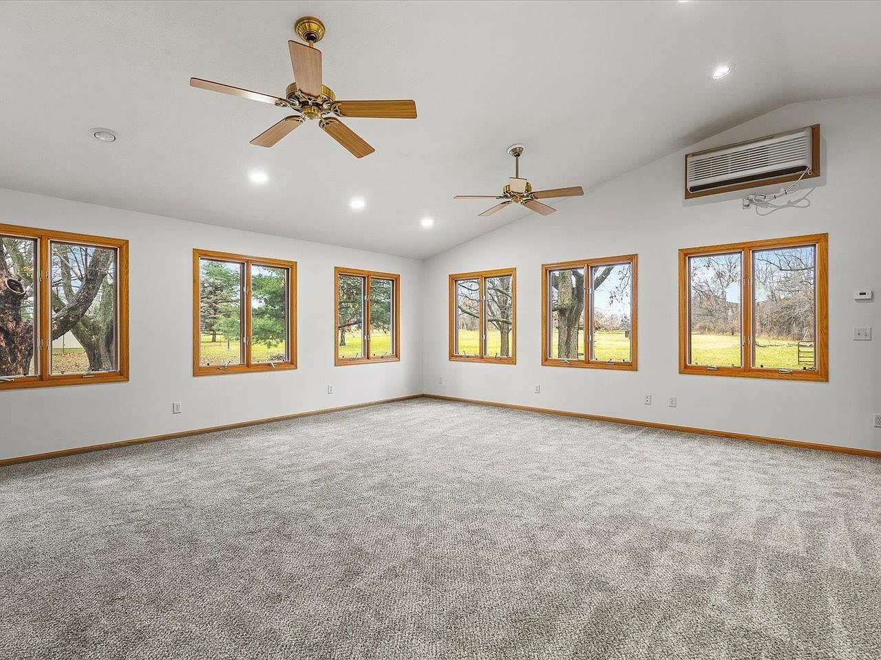 7774 Old River Rd Rockford, IL 61103 - Thumbnail 5