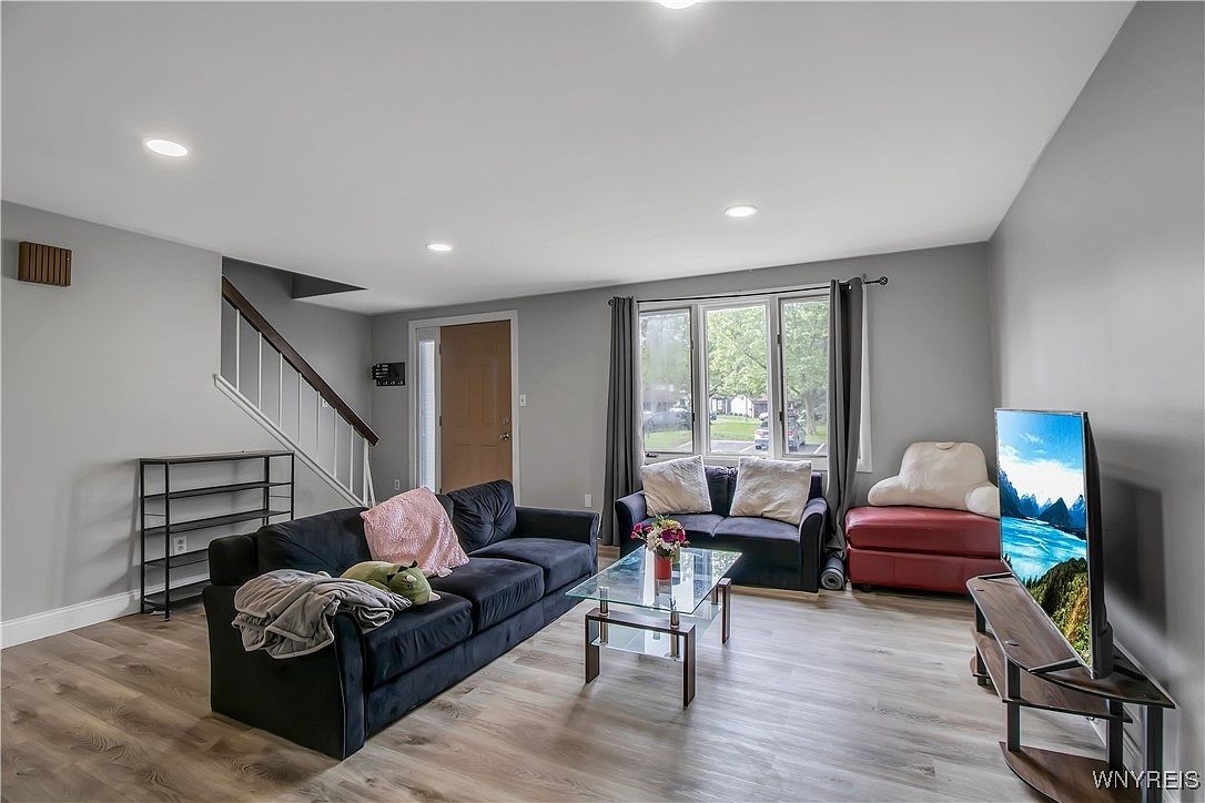 351 Charlesgate Cir East Amherst, NY 14051 - Thumbnail 5