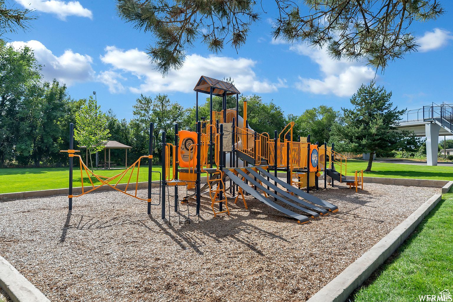 137 W 250 N Clearfield, UT 84015 - Thumbnail 5