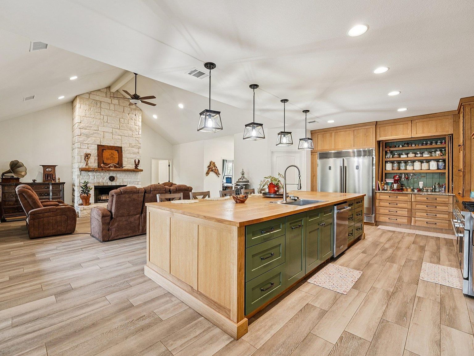 156 Three Creeks Dr Bertram, TX 78605 - Thumbnail 5