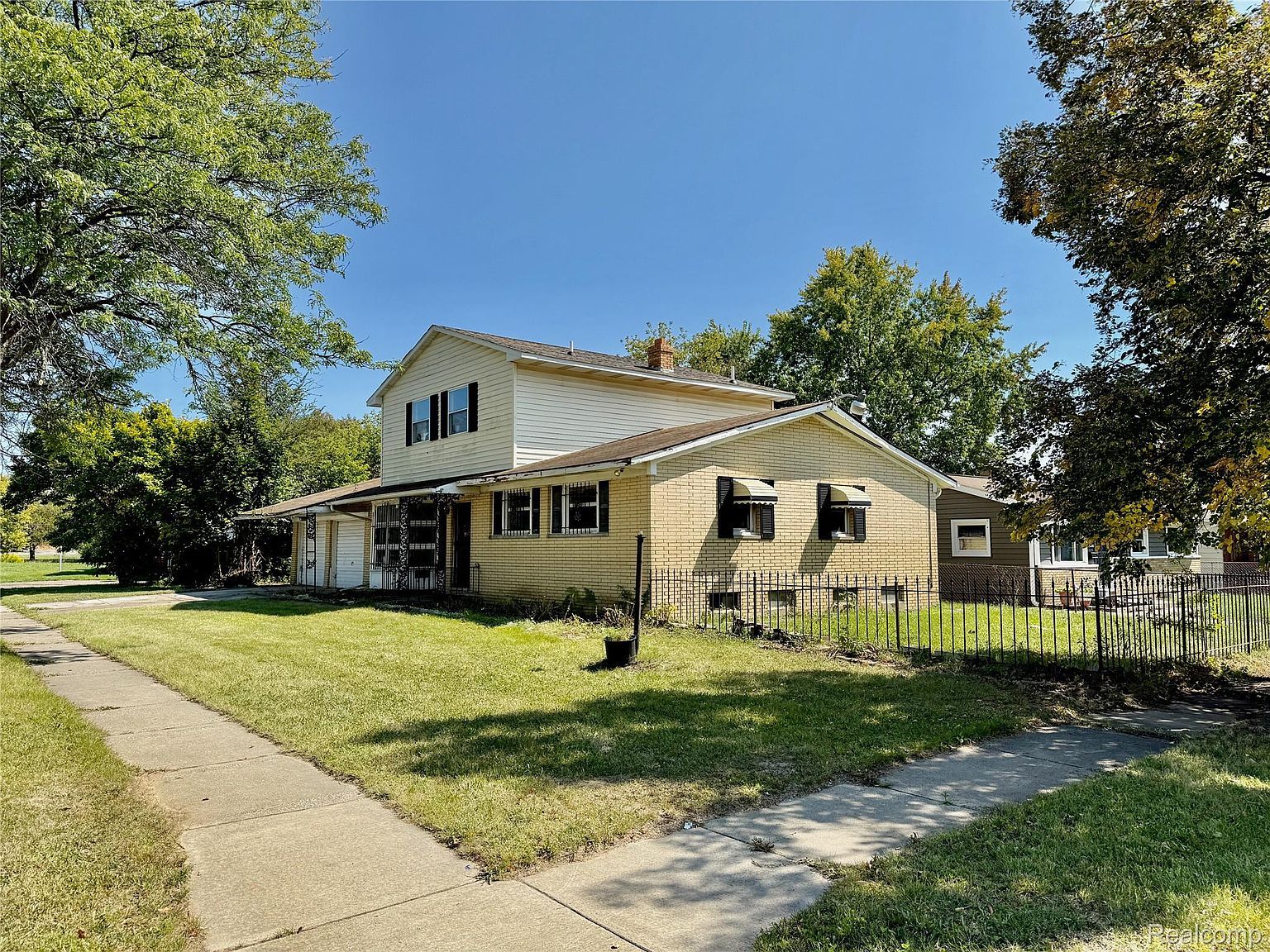 1015 W Carpenter Rd Flint, MI 48505 - Thumbnail 5