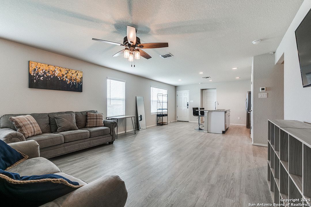 12902 Olson Point San Antonio, TX 78252 - Thumbnail 5