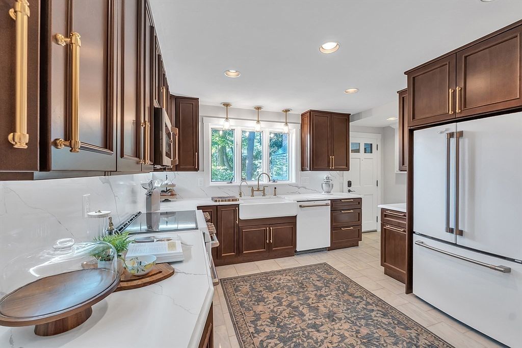 3 Westwood Dr Worcester, MA 01609 - Thumbnail 5