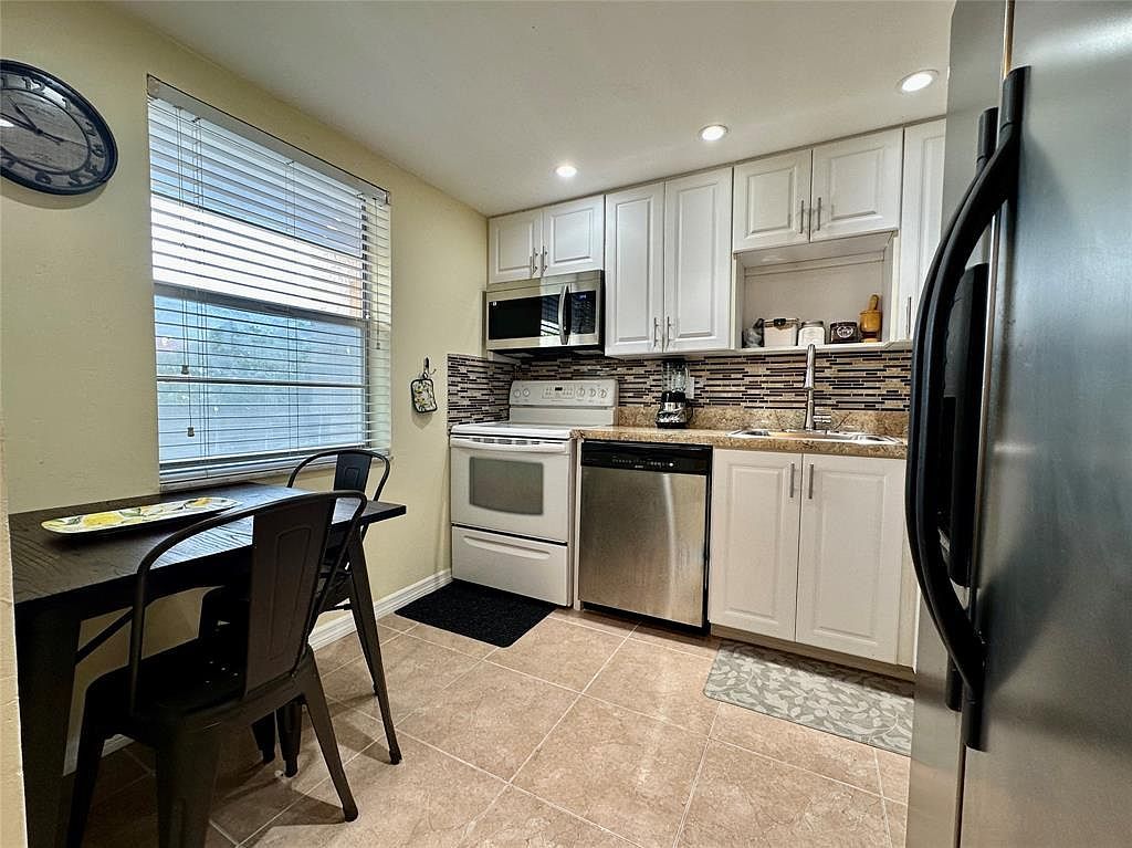 1015 Country Club Dr APT 307 Margate, FL 33063 - Thumbnail 5