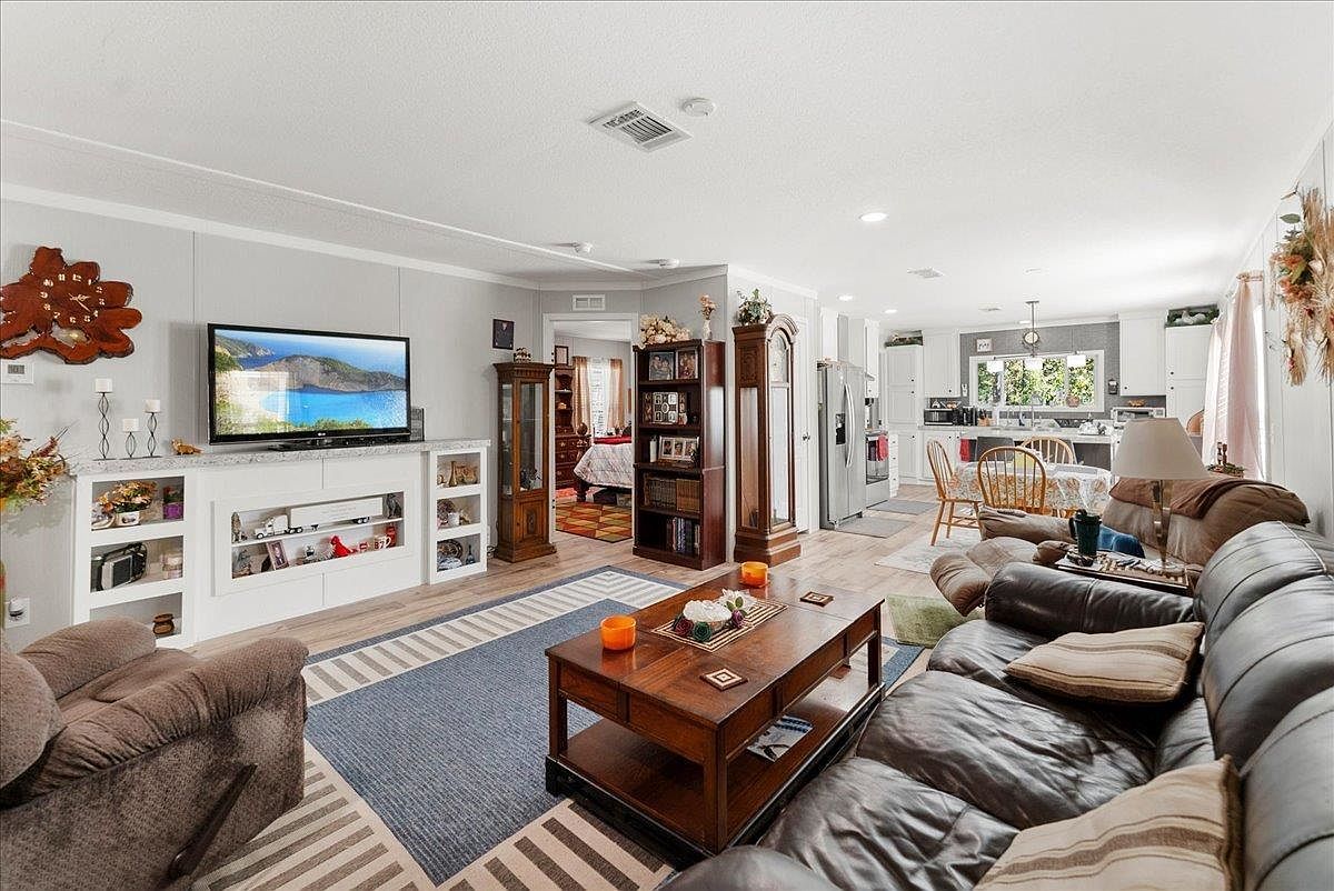 4740 Ursula St Hastings, FL 32145 - Thumbnail 5