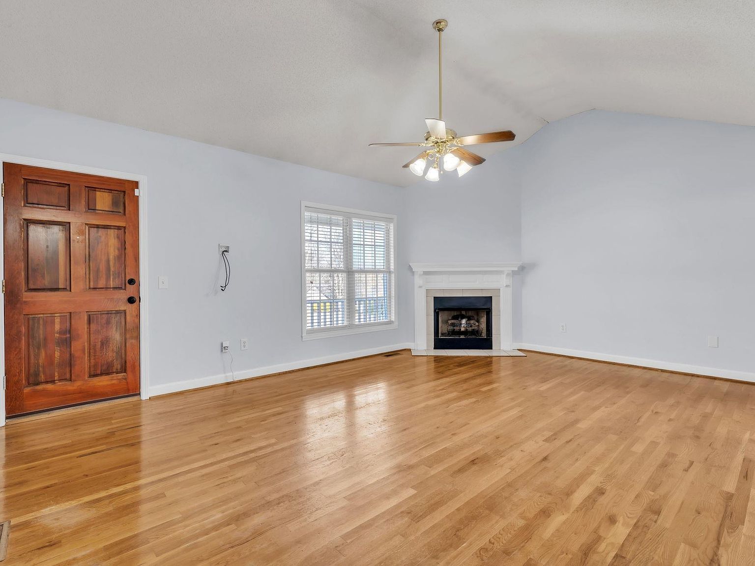 26 Raynes Ct Taylors, SC 29687 - Thumbnail 5