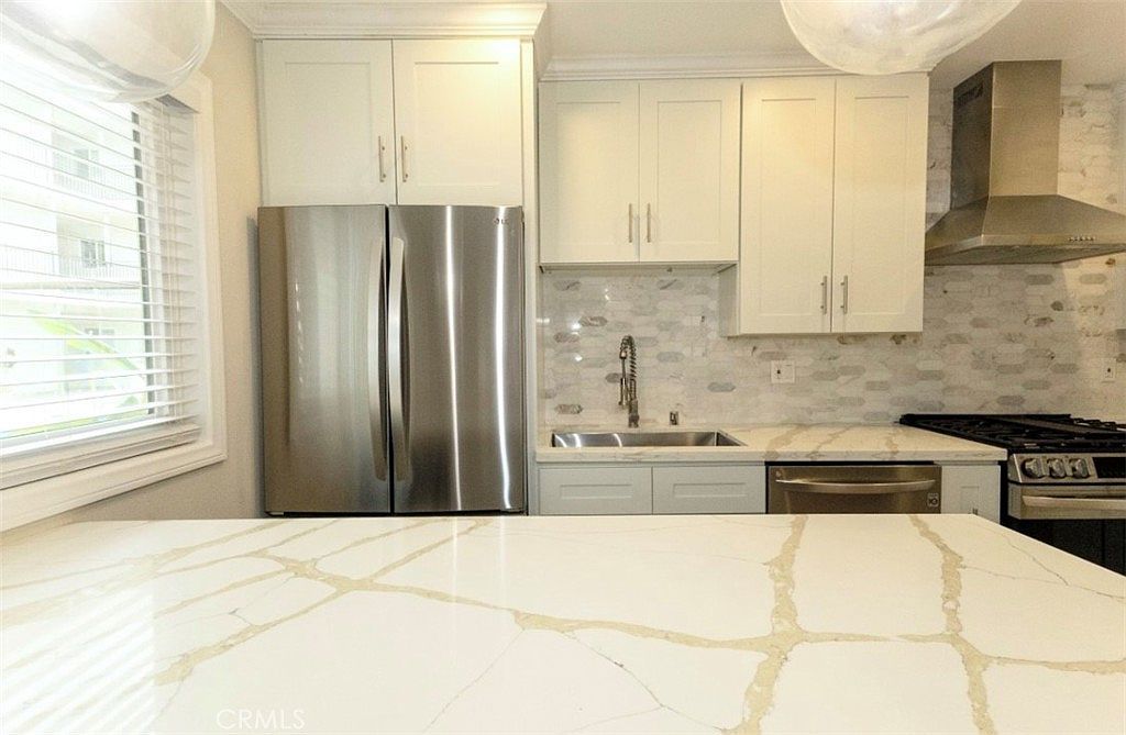 9005 Cynthia St APT 215 West Hollywood, CA 90069 - Thumbnail 5