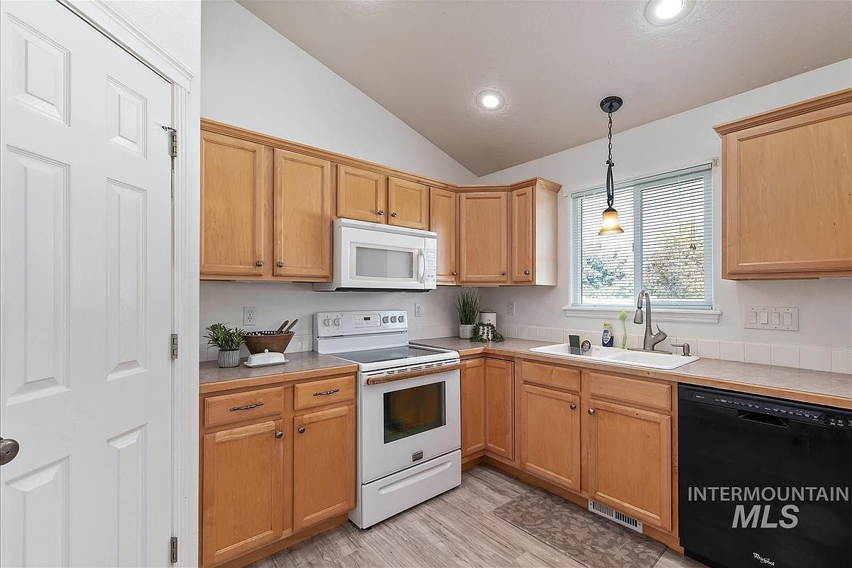 710 W Wildrye Ct Nampa, ID 83686 - Thumbnail 5