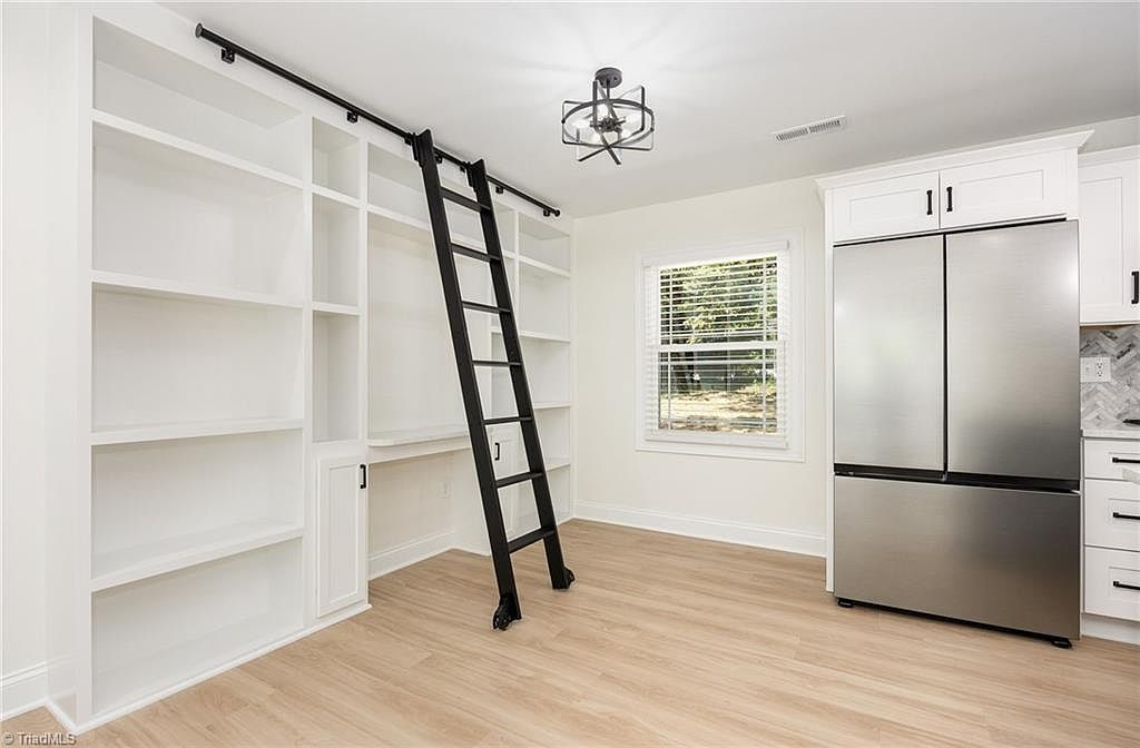 2200 Hathaway Dr Greensboro, NC 27408 - Thumbnail 5