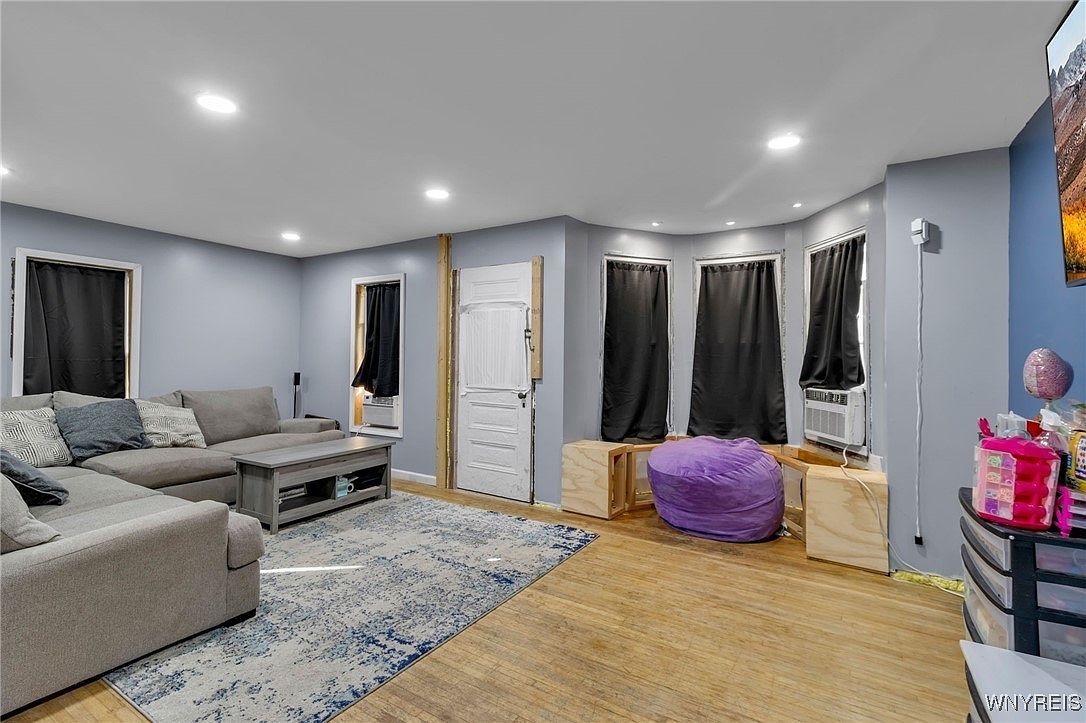 2961 Franklin St Sanborn, NY 14132 - Thumbnail 5