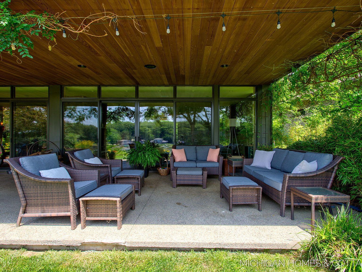 3192 Beach Trail Dr Saugatuck, MI 49453 - Thumbnail 5