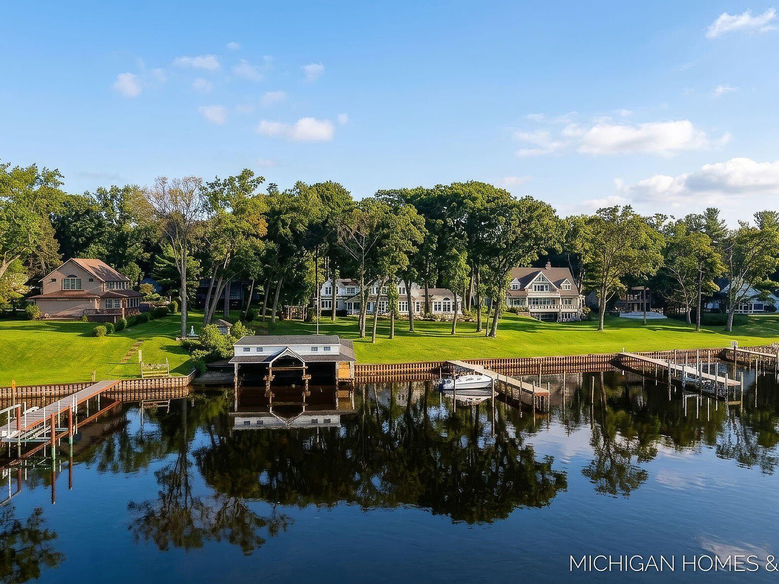 714 N Shore Dr Holland, MI 49424 - Thumbnail 5