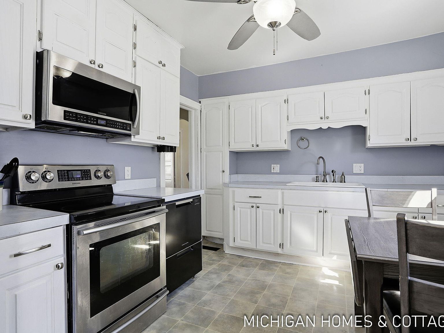 736 Lincoln Ave Holland, MI 49423 - Thumbnail 5