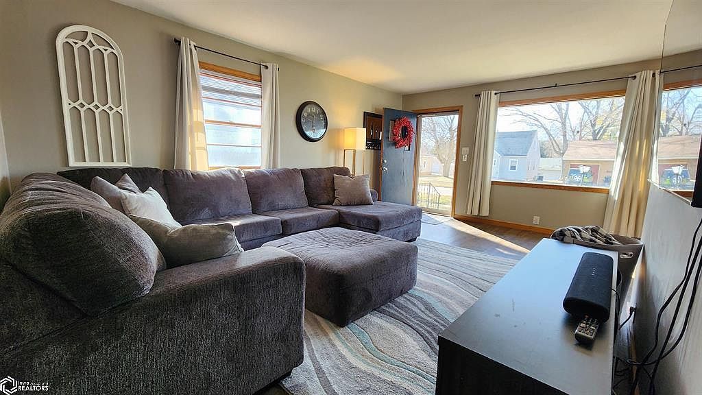 530 20th St SE Mason City, IA 50401 - Thumbnail 5