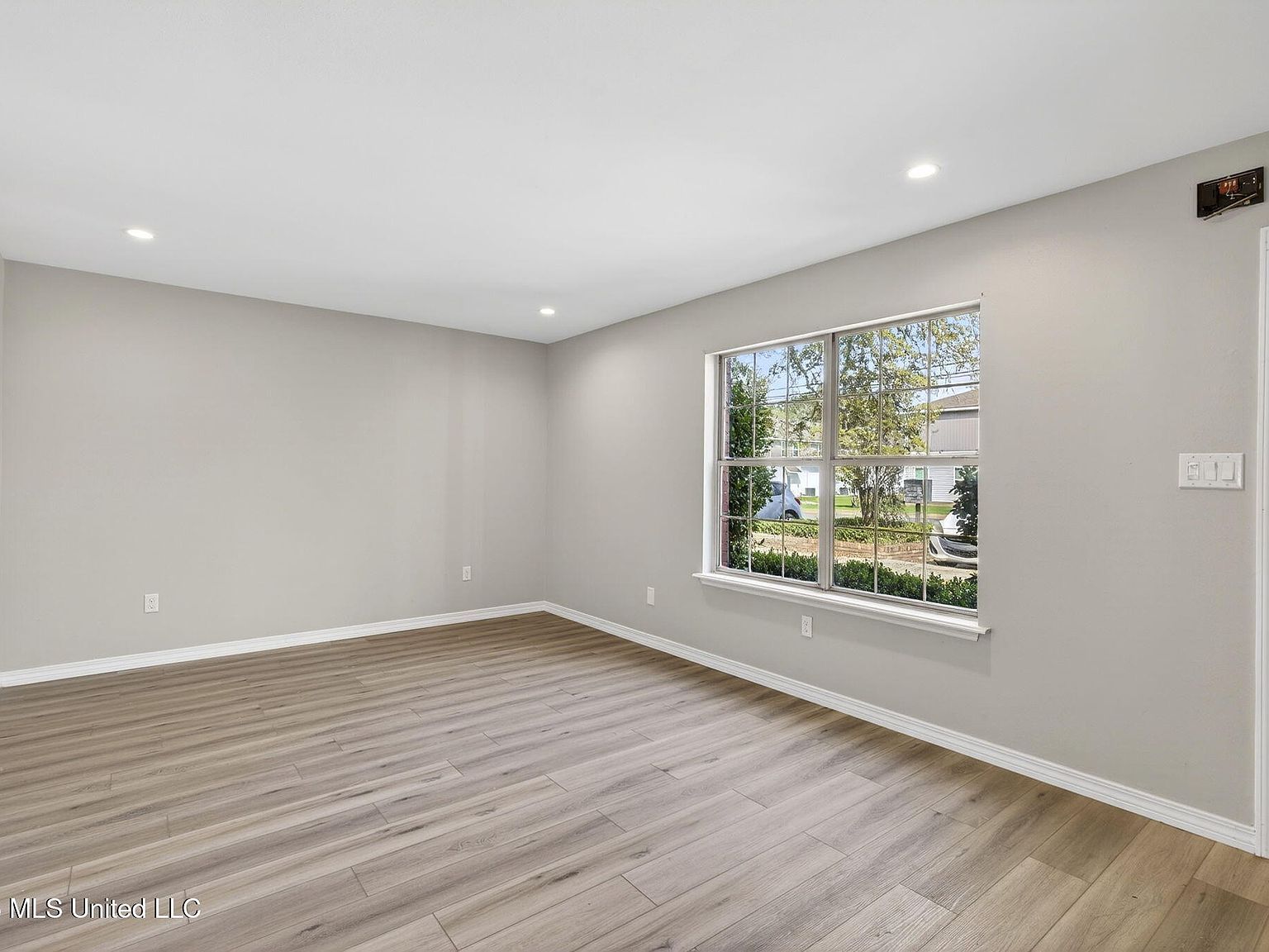 373 Debuys Rd Gulfport, MS 39507 - Thumbnail 5