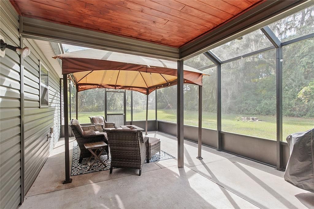 6312 Central Ave Coleman, FL 33521 - Thumbnail 5