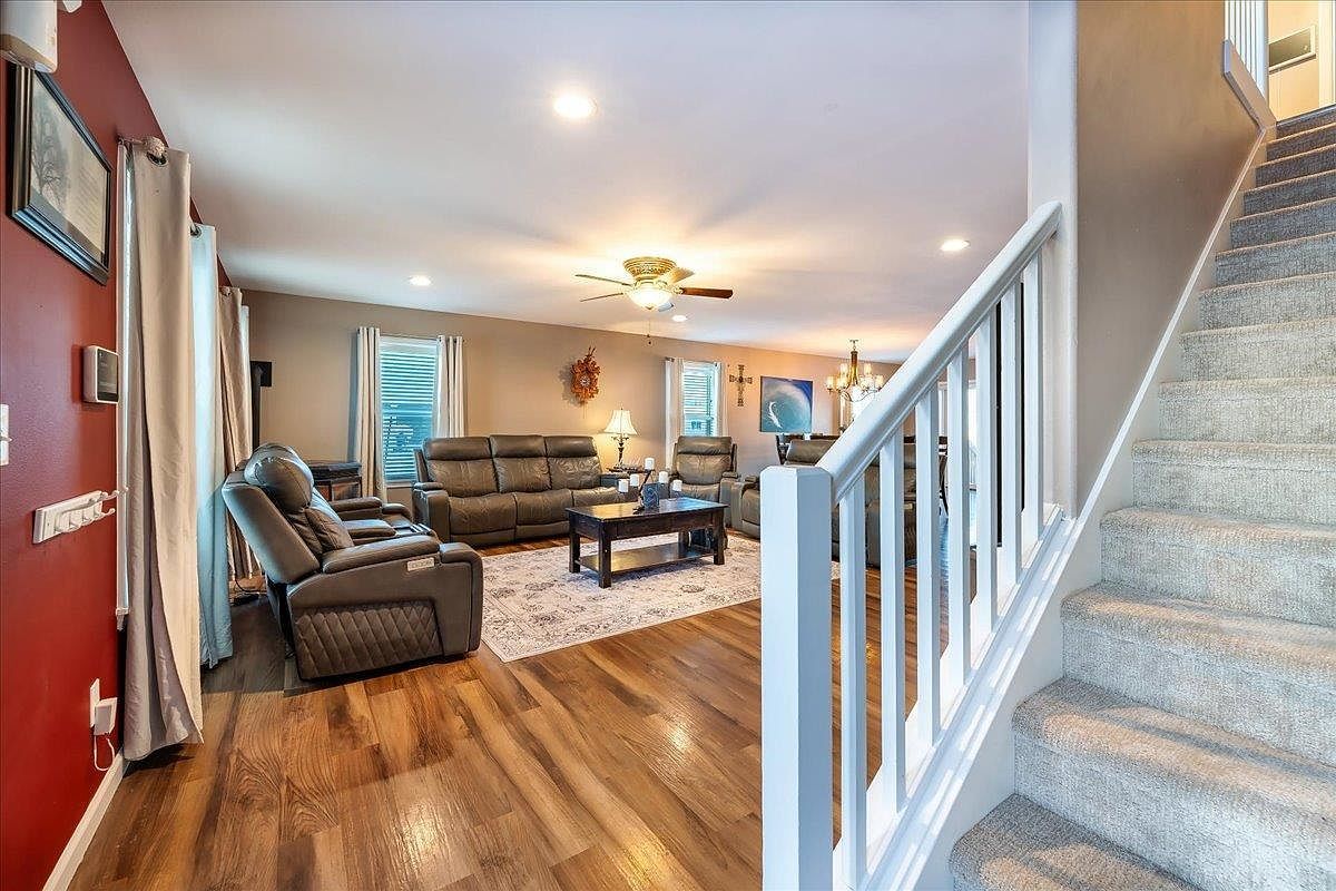 645 W Fourth North Pole, AK 99705 - Thumbnail 5