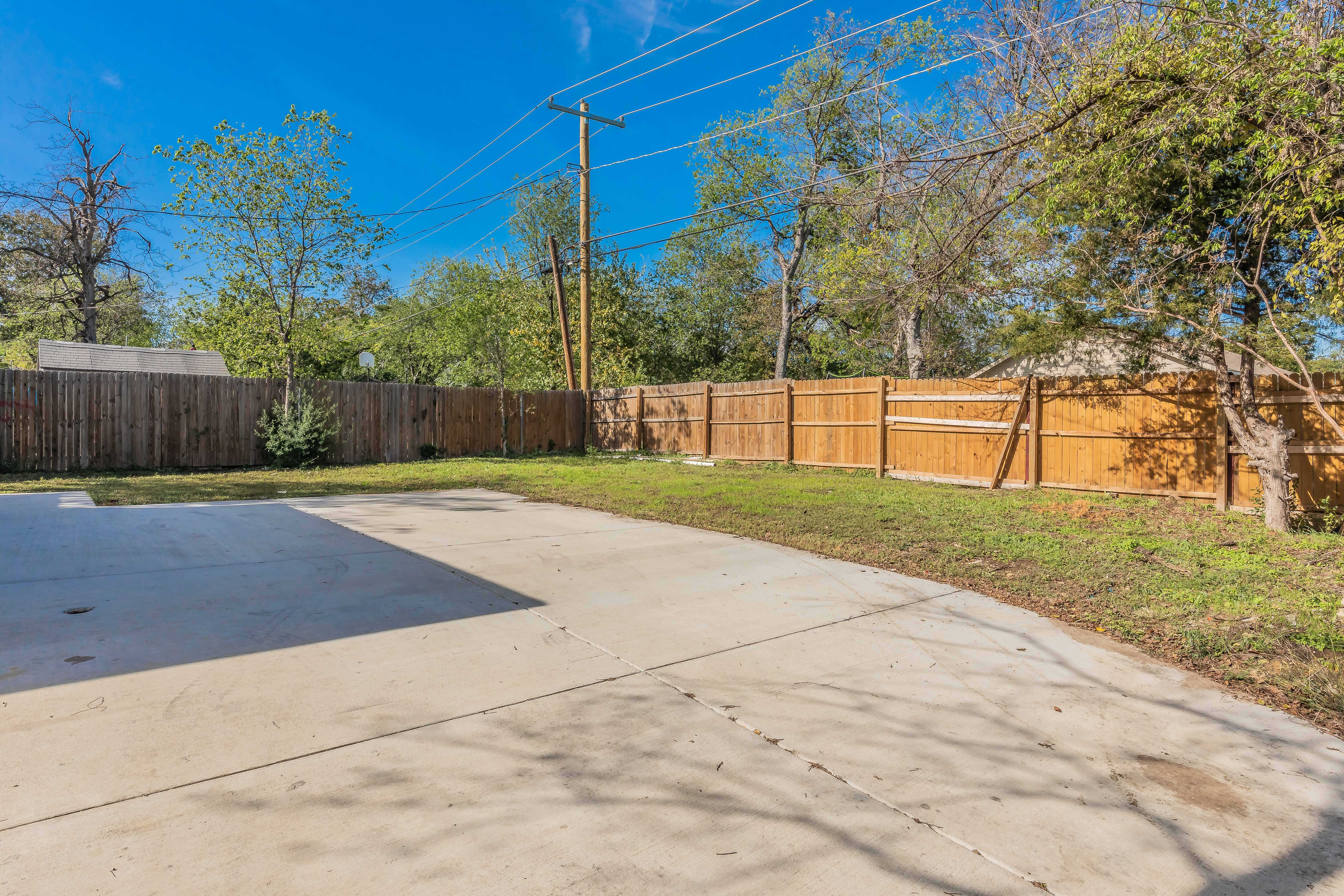 1349 East Allen Avenue, Fort Worth, TX, USA, 76104 - Thumbnail 5