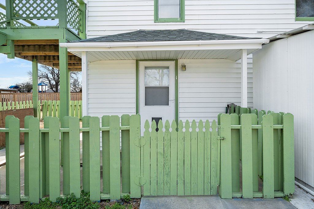 1401 E Alamito St Rockport, TX 78382 - Thumbnail 5