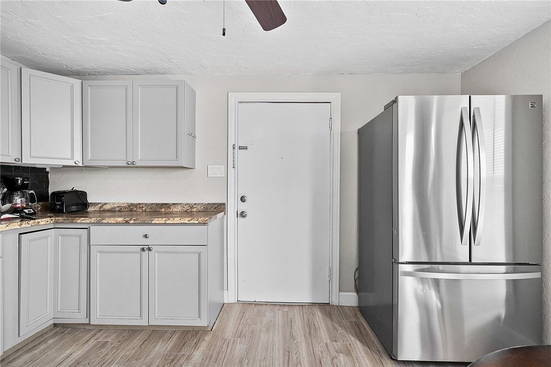 1409 E Alamito St Rockport, TX 78382 - Thumbnail 5