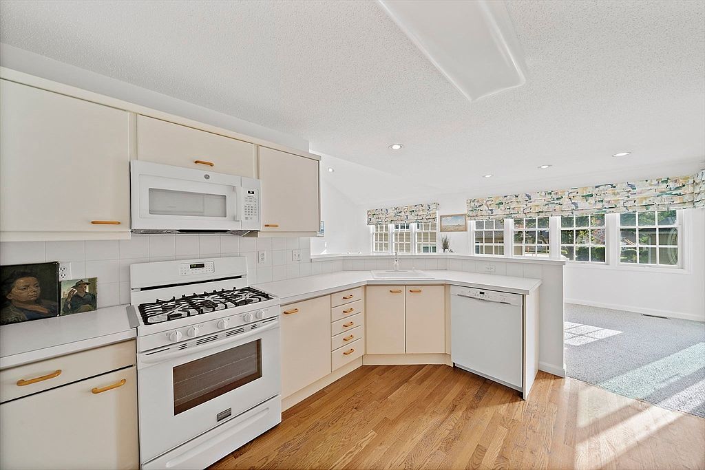 132 Cannon Forge Dr UNIT 132 Foxboro, MA 02035 - Thumbnail 5