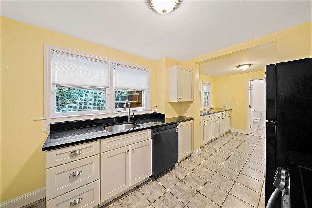 3 Revere Ct Canton, MA 02021 - Thumbnail 5