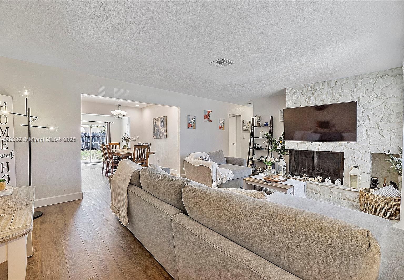 3301 NW 42nd St Lauderdale Lakes, FL 33309 - Thumbnail 5