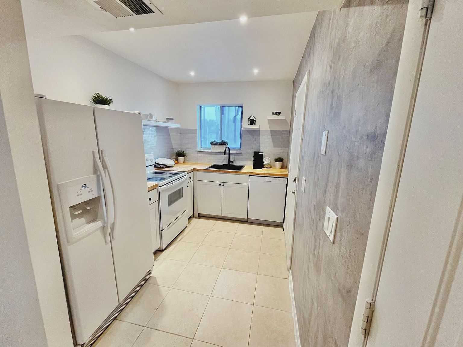 1410 S Federal Hwy APT 205 Lake Worth Beach, FL 33460 - Thumbnail 5