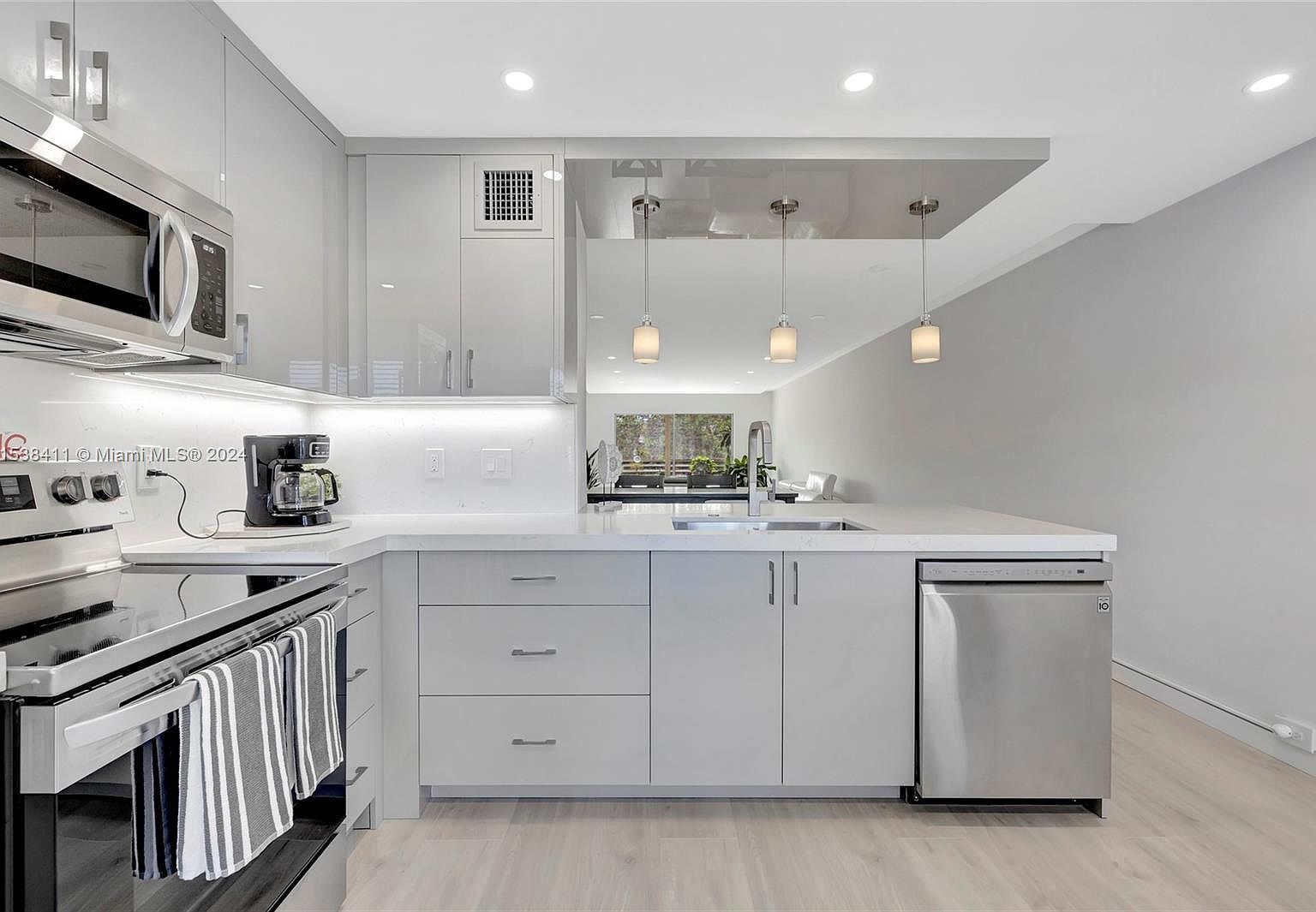 2101 Lucaya Bnd APT E3 Coconut Creek, FL 33066 - Thumbnail 5