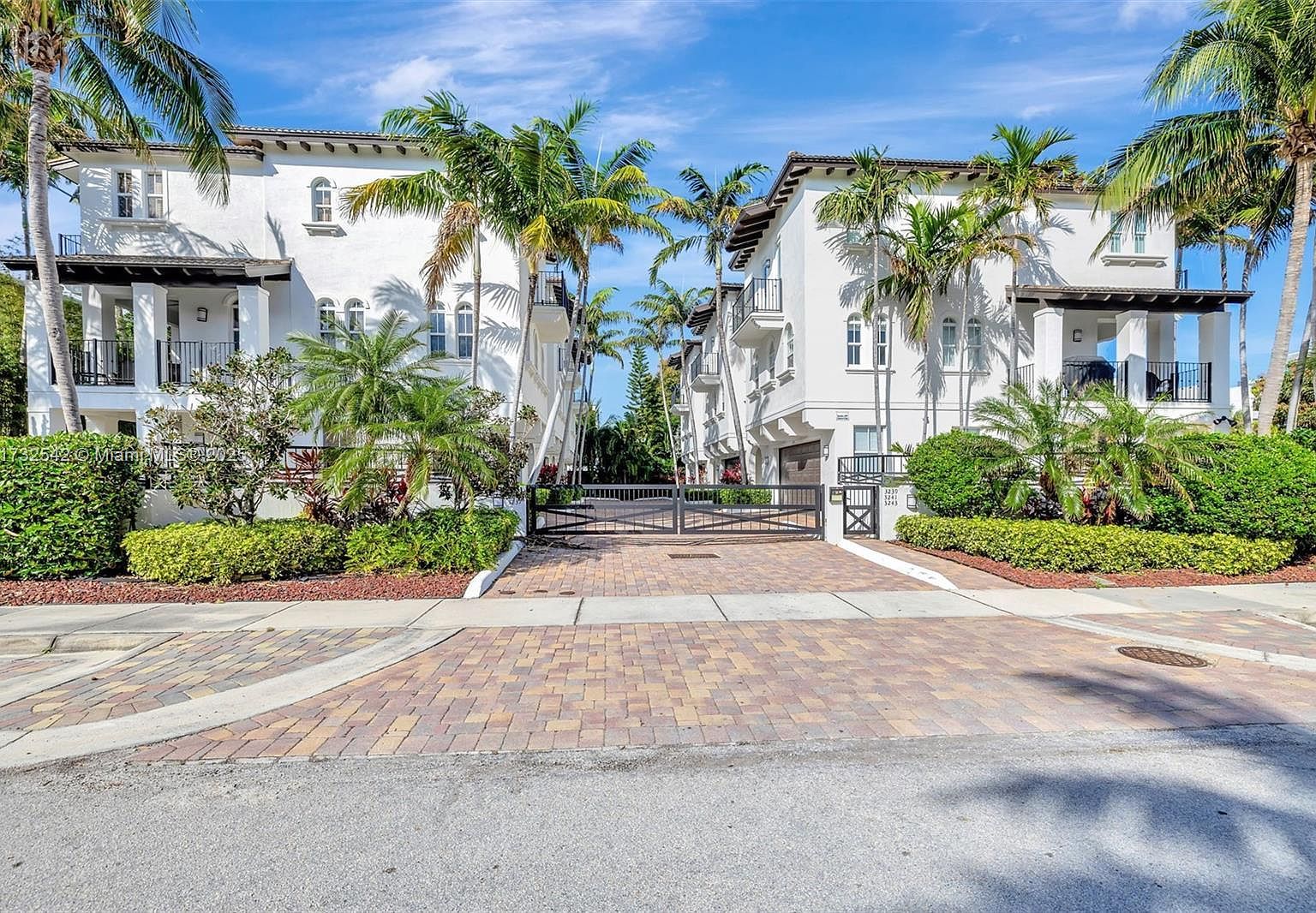 3241 NE 13th St Pompano Beach, FL 33062 - Thumbnail 5