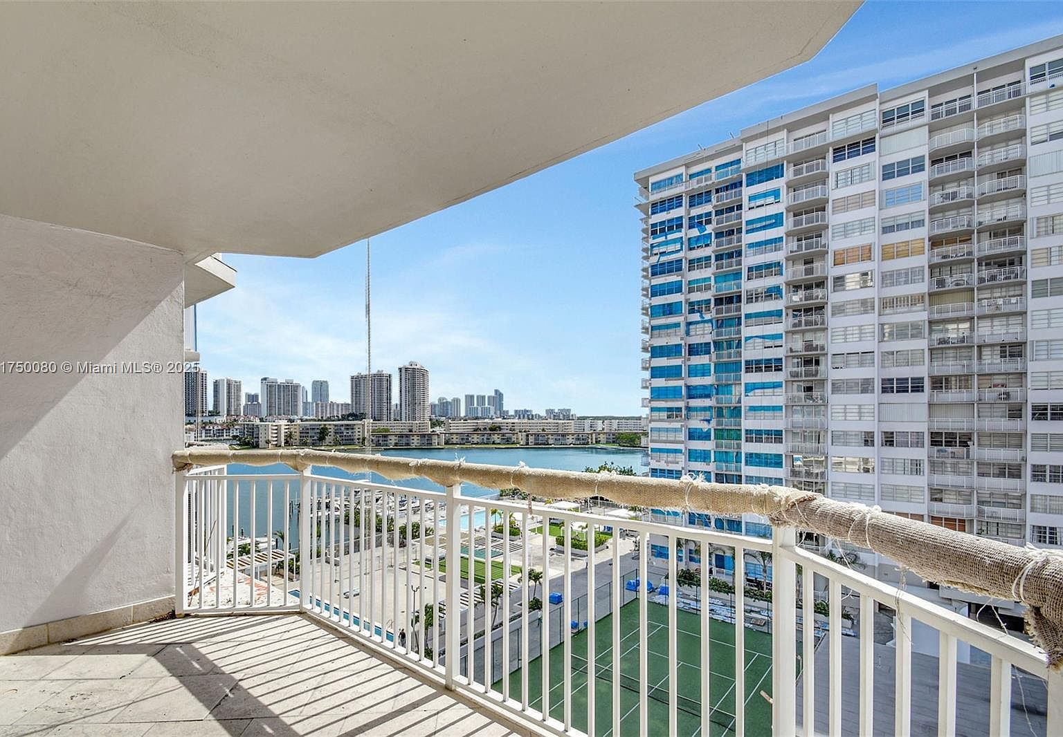 18051 Biscayne Blvd APT 801 North Miami Beach, FL 33160 - Thumbnail 5
