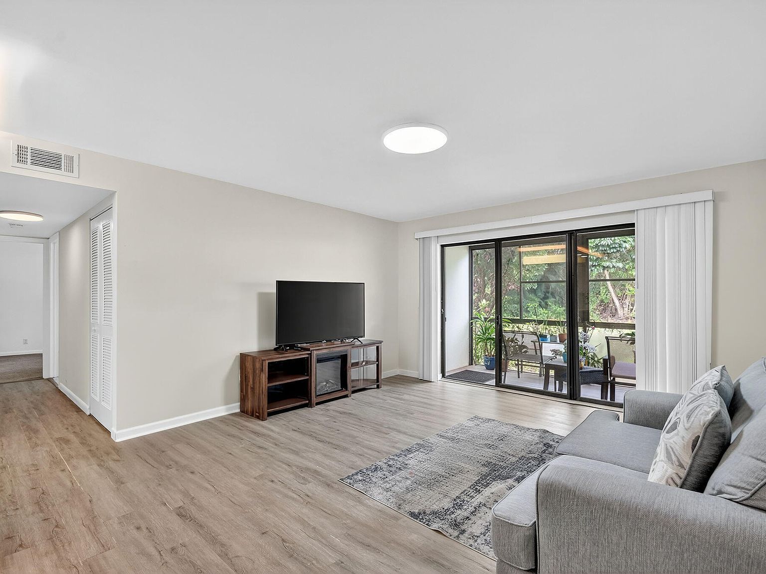 1009 Green Pine Blvd APT F1 West Palm Beach, FL 33409 - Thumbnail 5