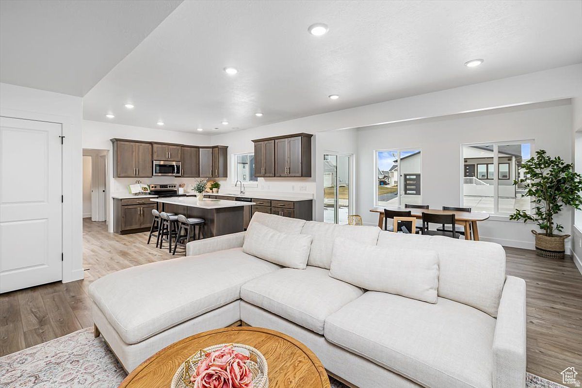 556 S 300 E #73 Willard, UT 84340 - Thumbnail 5