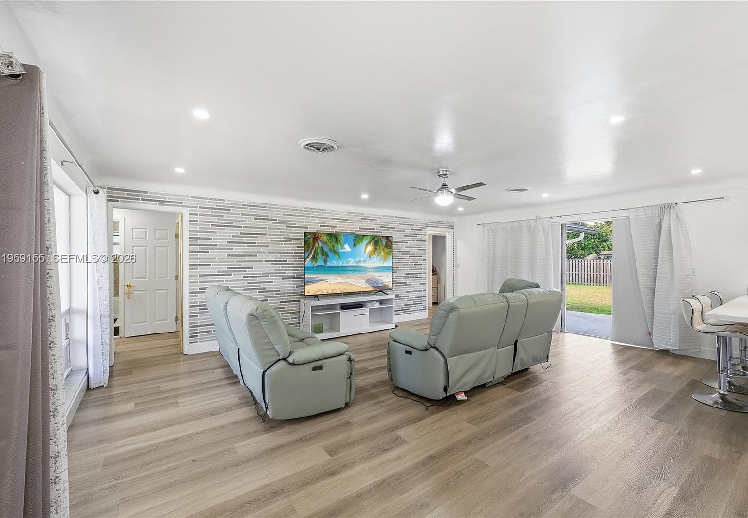 861 N Bel Air Dr Fort Lauderdale, FL 33317 - Thumbnail 5