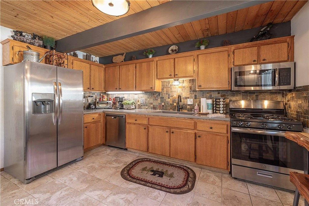 526 Catalina Rd Big Bear Lake, CA 92315 - Thumbnail 5