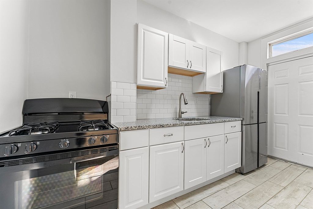 22 Rockville Park Roxbury, MA 02119 - Thumbnail 5