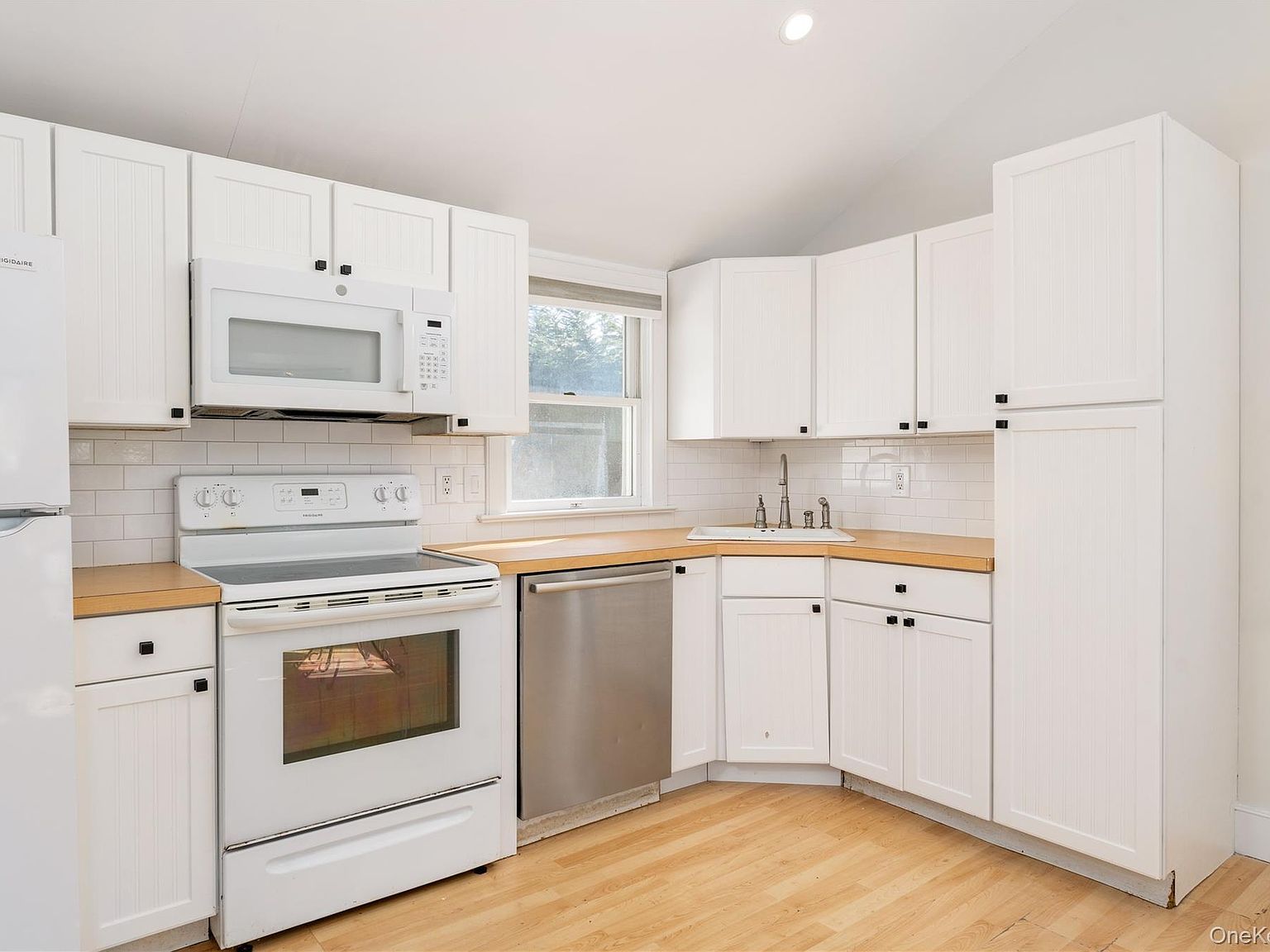 5 Sherman Ave Hampton Bays, NY 11946 - Thumbnail 5