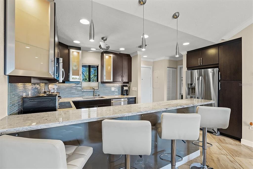 1624 Stickney Point Rd Unit 24-407 Sarasota, FL 34231 - Thumbnail 5