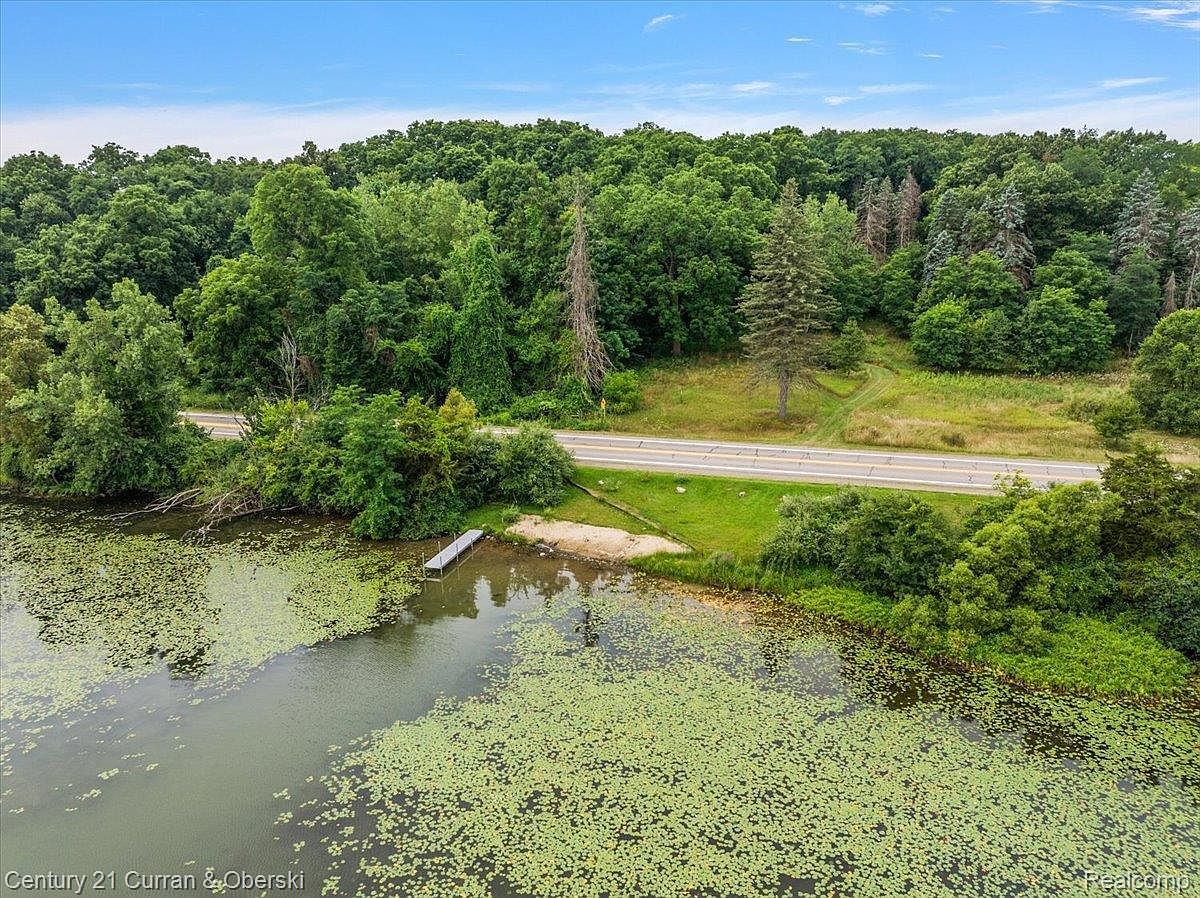 2770 Bogie Lake Rd White Lake, MI 48386 - Thumbnail 5