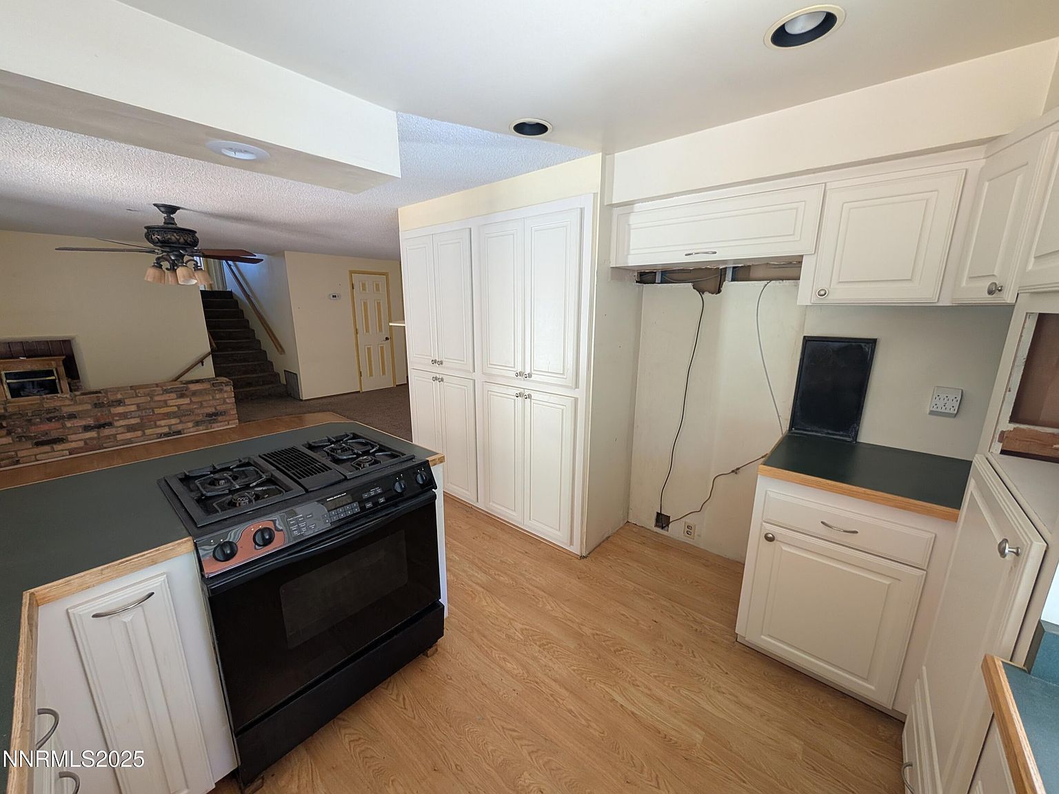 1402 La Loma Dr Carson City, NV 89701 - Thumbnail 5