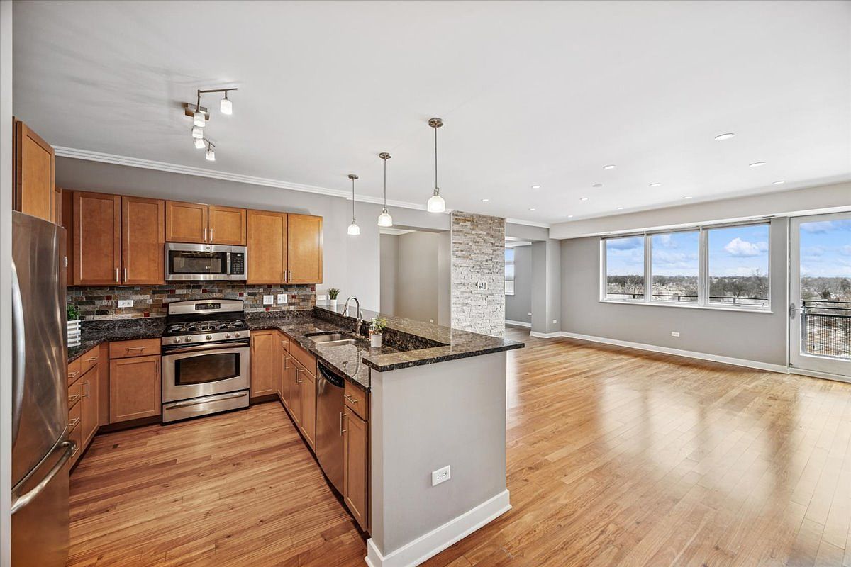 1905 S Wolf Rd APT 607 Hillside, IL 60162 - Thumbnail 5