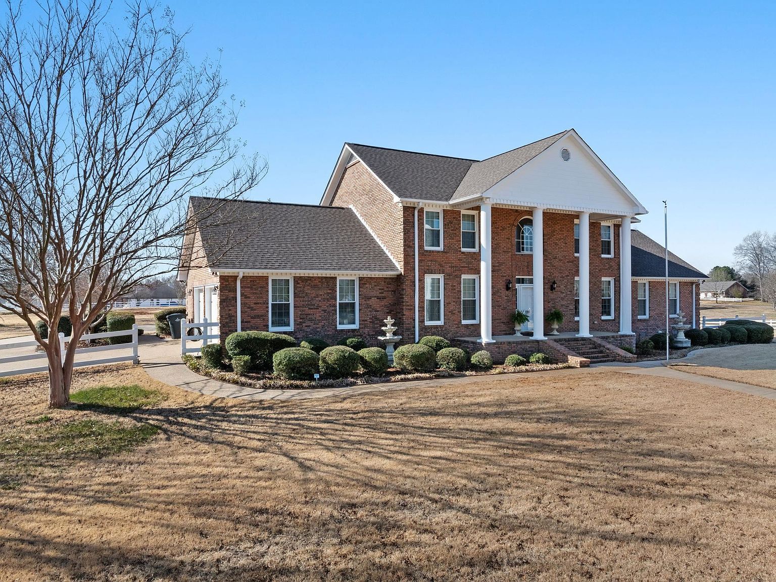 100 E Meadow Hill Dr Florence, AL 35633 - Thumbnail 5