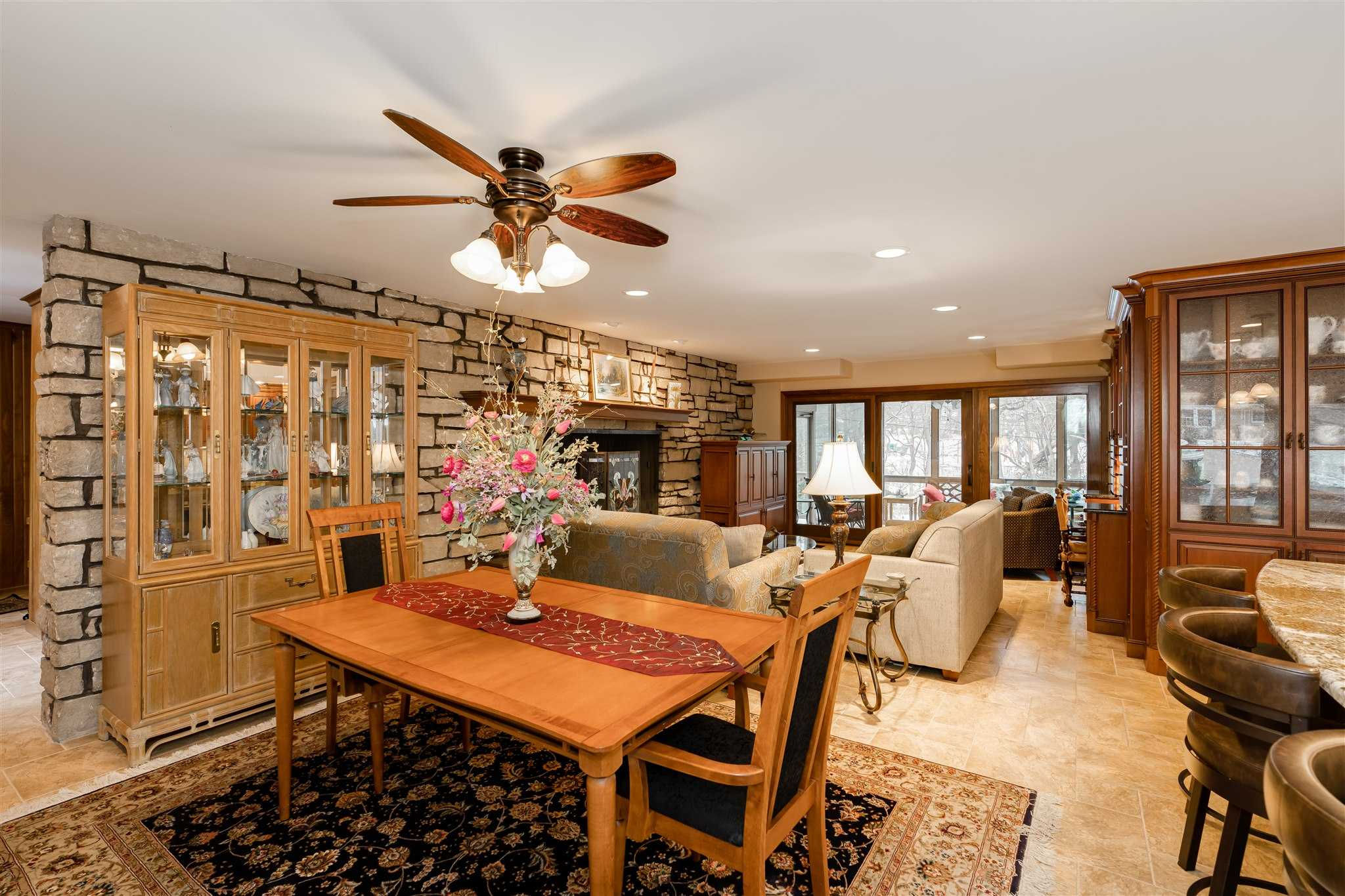 219 Parkview Dr, Bloomington, IL 61701, USA - Thumbnail 5